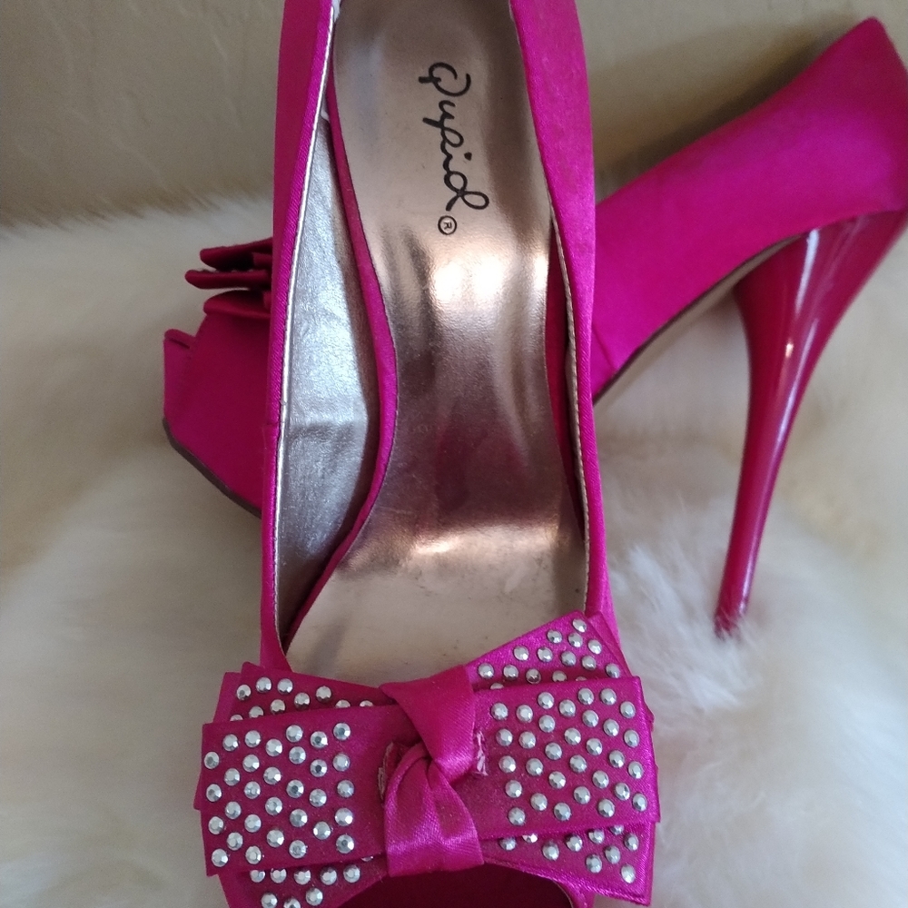 Qupid Pink satin heel